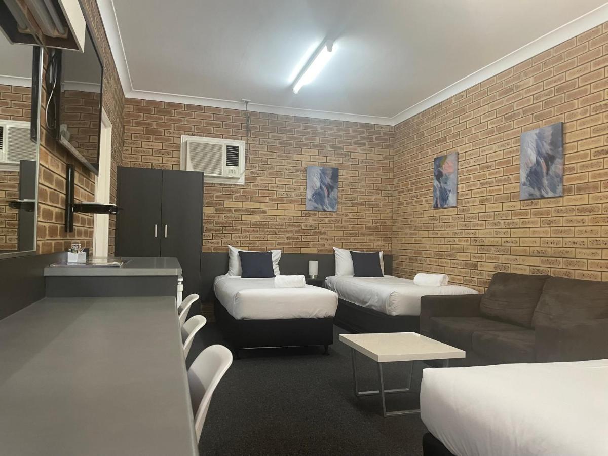Blue Violet Motor Inn Toowoomba Exterior photo