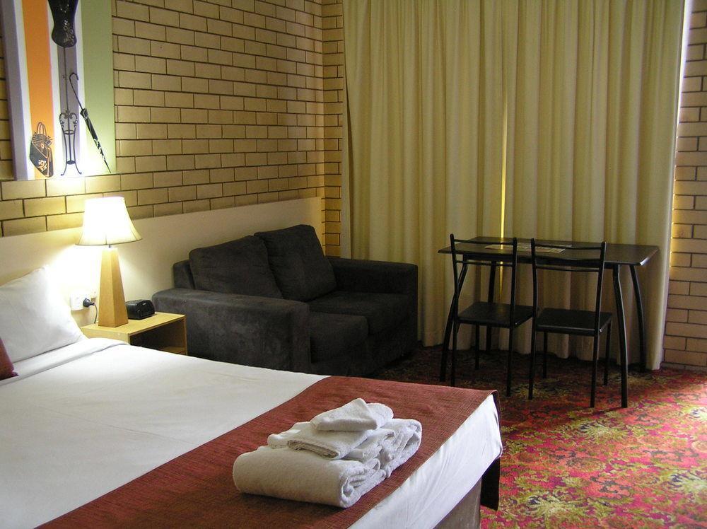 Blue Violet Motor Inn Toowoomba Exterior photo