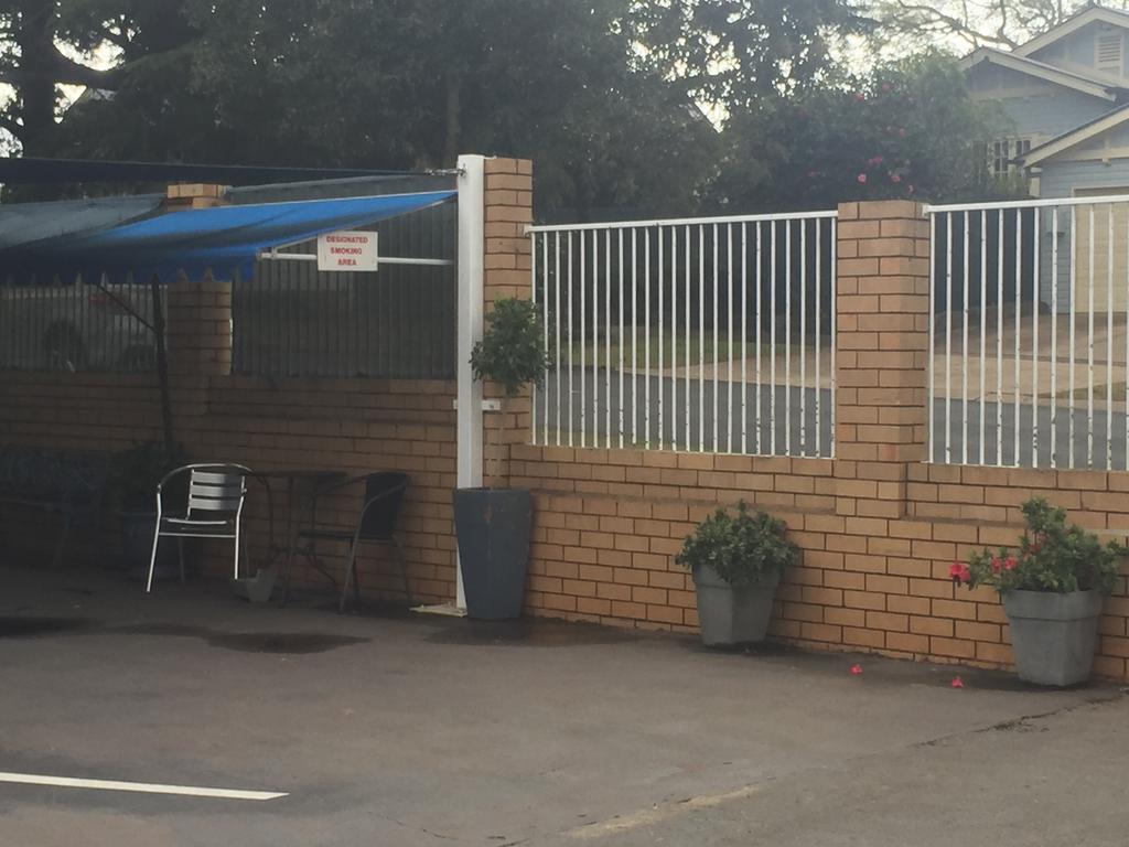Blue Violet Motor Inn Toowoomba Exterior photo